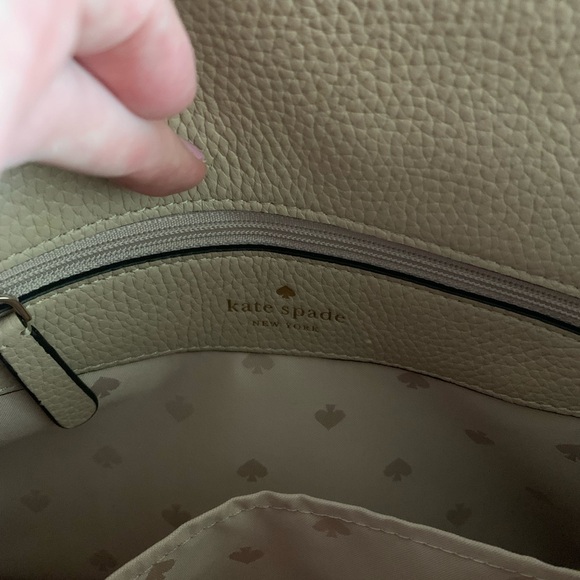 Black Kate Spade purse. Used, in excellent condition. Barely any wear or tear. - Picture 7 of 7
